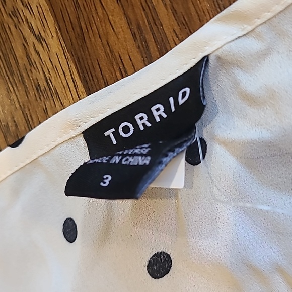 Torrid polka dot v Neck long sleeves off white blouse size 3x.  NEW - Picture 6 of 6